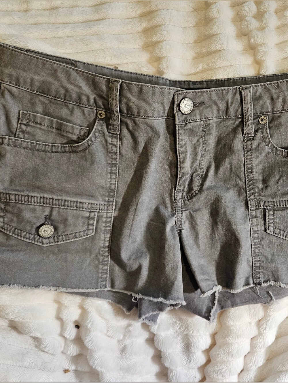 Aeropostale Womens Shorts Sz  10 "Shorty" Hot Pants Grey Canvas Cotton Low Rise